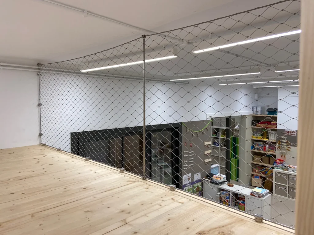 mallas de acero inoxidable para escuelas