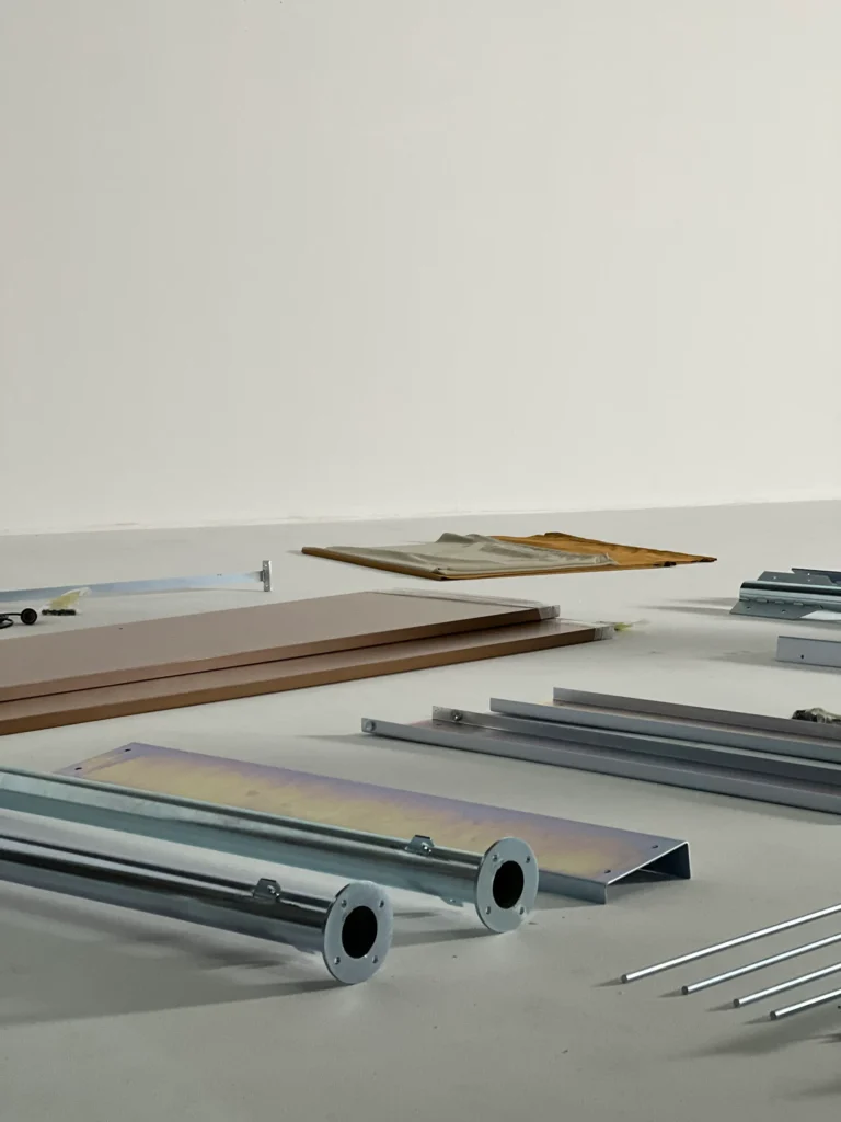 stand metálico y de madera modular para exposiciones